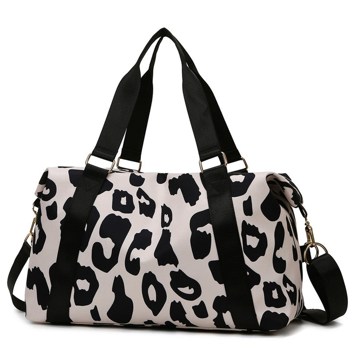 Sporty travel bag with modern leopard pattern Bowlift