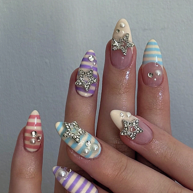 Elegant artificial nails with floral accents Bowlift