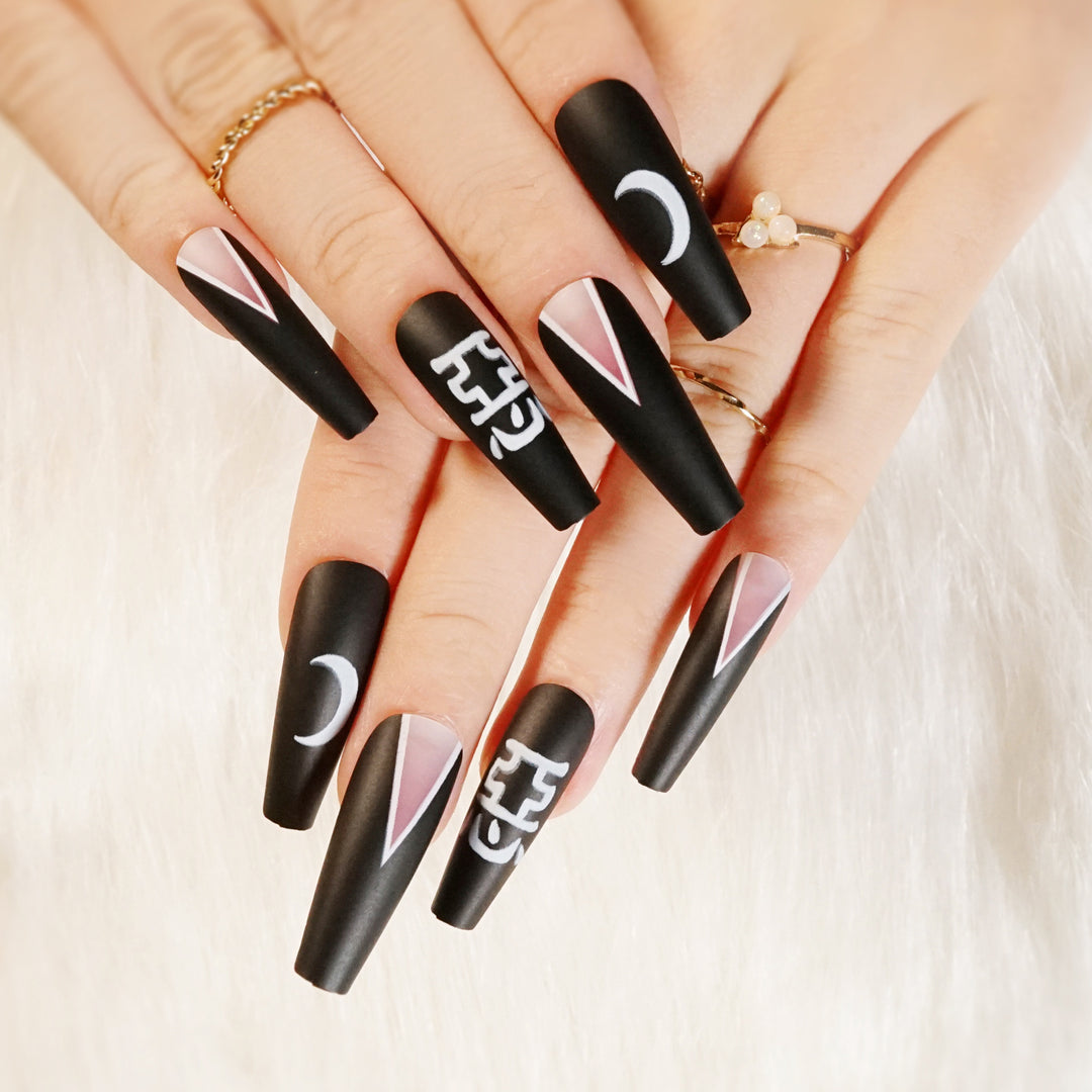 Artistic Nail Art with Creepy Designs Bowlift