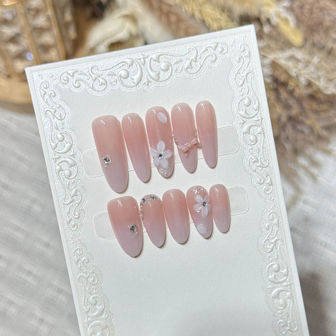 Floral Press-On Nail Art Set Bowlift