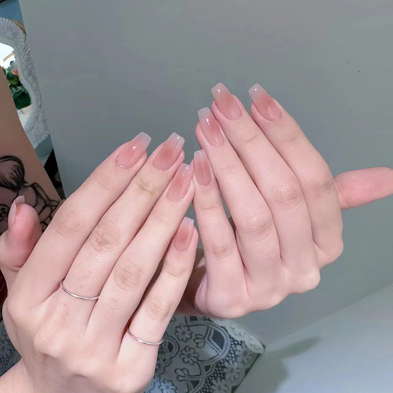 Elegant and natural artificial nails Bowlift