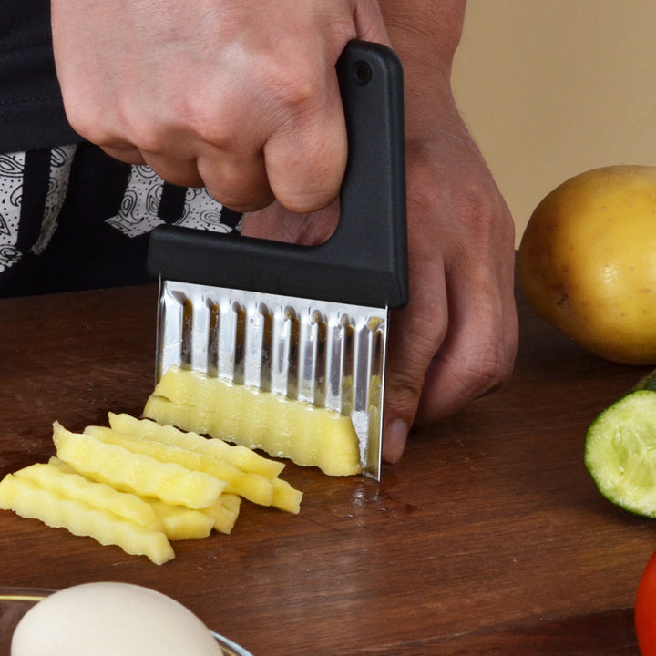 Multifunctional dough cutter with ergonomic handle Bowlift
