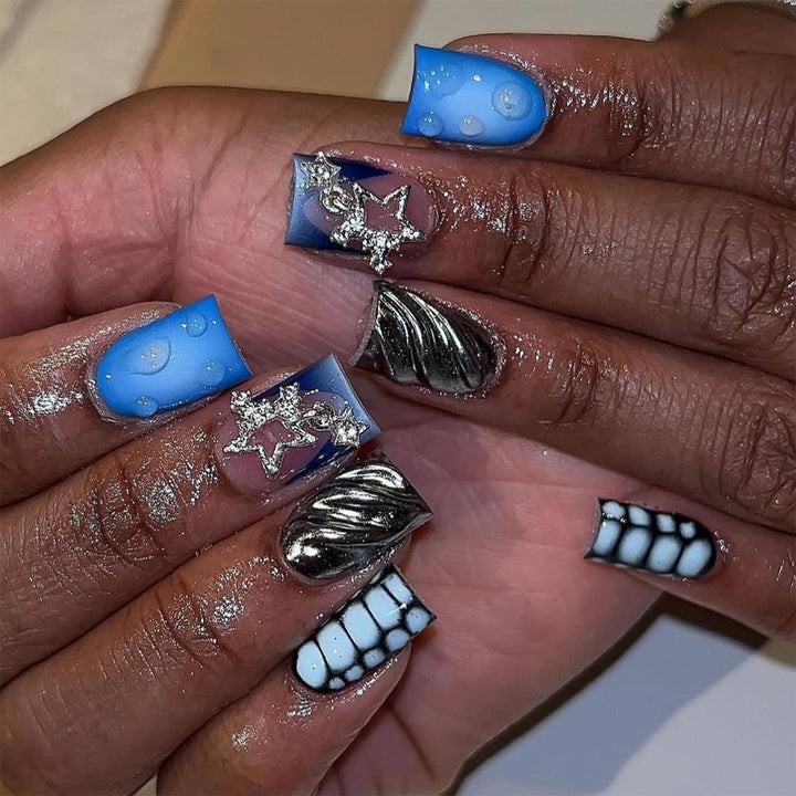 Creative nail extensions with unique 3D design Bowlift