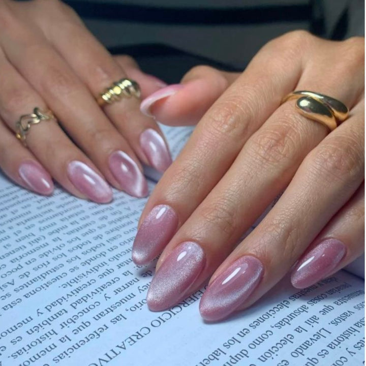 Artificial nails with elegant mirror shine Bowlift