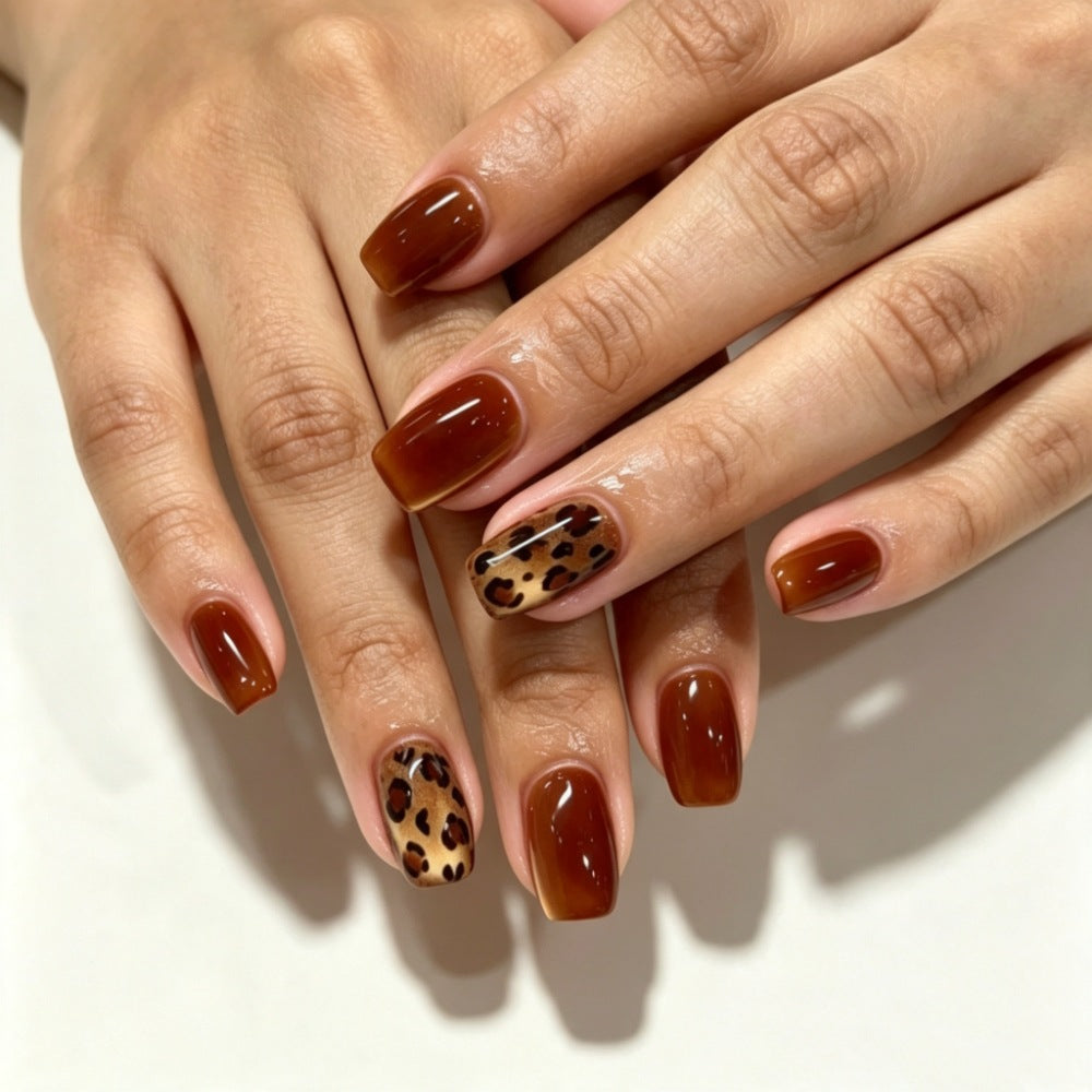 Artificial nails with modern night motif Bowlift