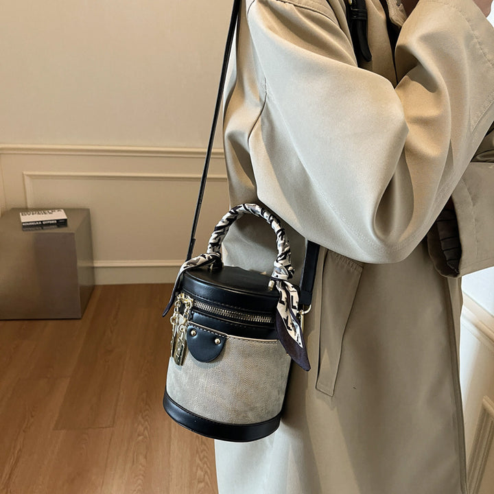 Fashionable Structured Bucket Bag Bowlift