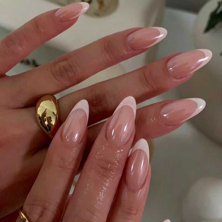 High-quality artificial nails with elegant French tip design Bowlift