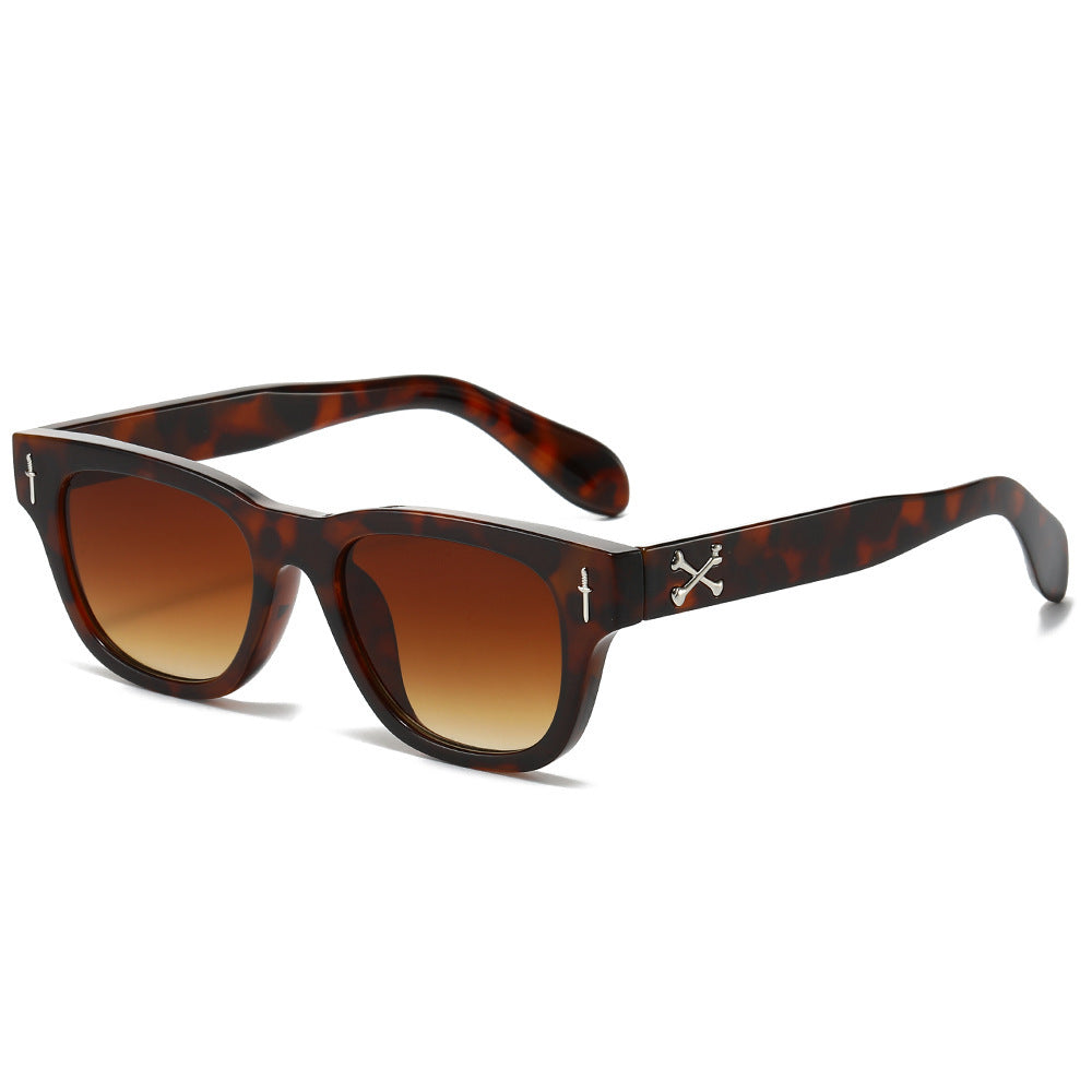 Retro-Inspired Bold Frame Sunglasses Bowlift