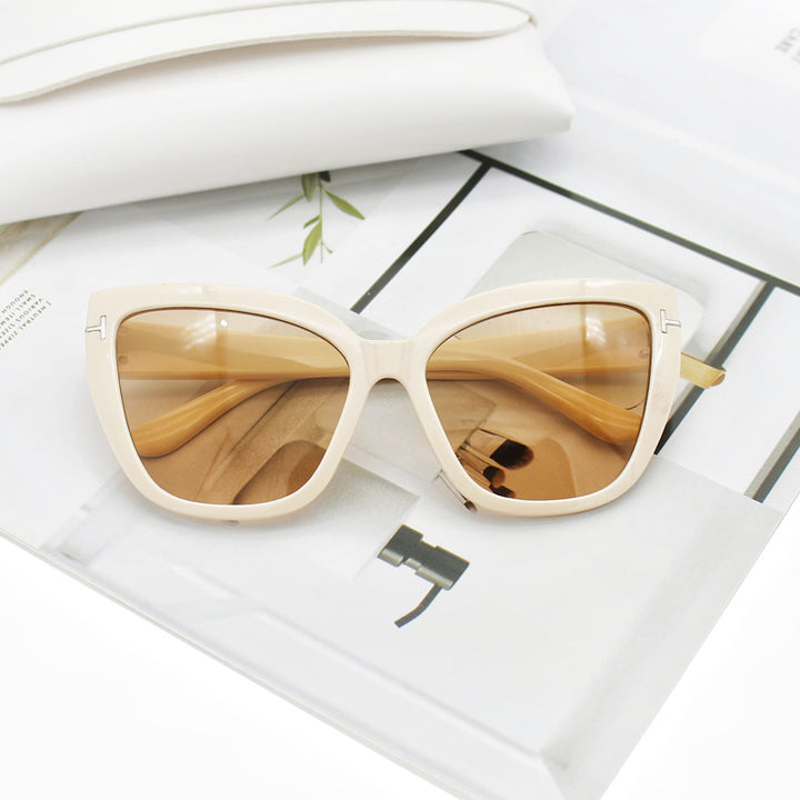 Women's Cat-Eye Sunglasses with Elegant Accents Bowlift