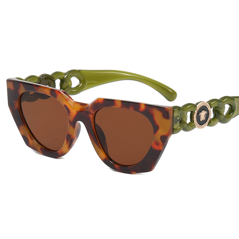 Women's fashionable sunglasses with extravagant design and luxurious details Bowlift
