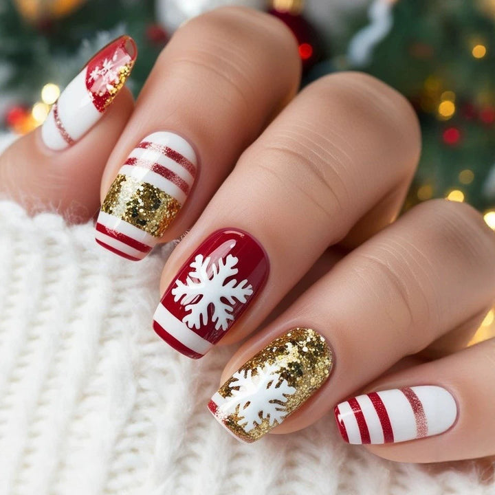 Christmas artificial nails with festive glitter design Bowlift
