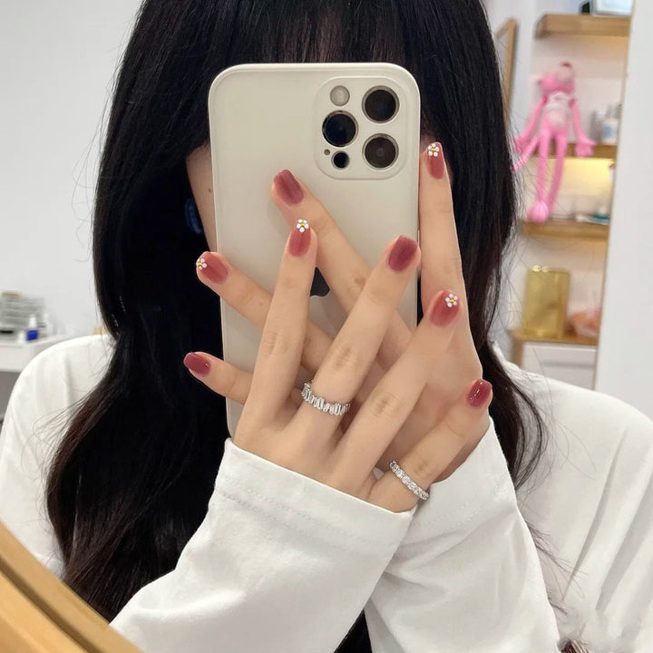 Elegant artificial nails with floral designs Bowlift