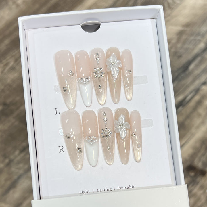 Elegant Stiletto Press-On Nail Set with Decorative Accents Bowlift