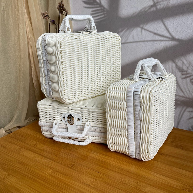 Women's handcrafted cosmetic storage case Bowlift