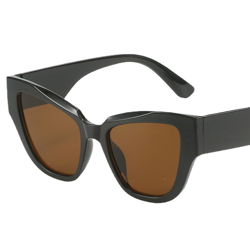 Women's Cat Eye Sunglasses with extravagant Leopard Print Bowlift