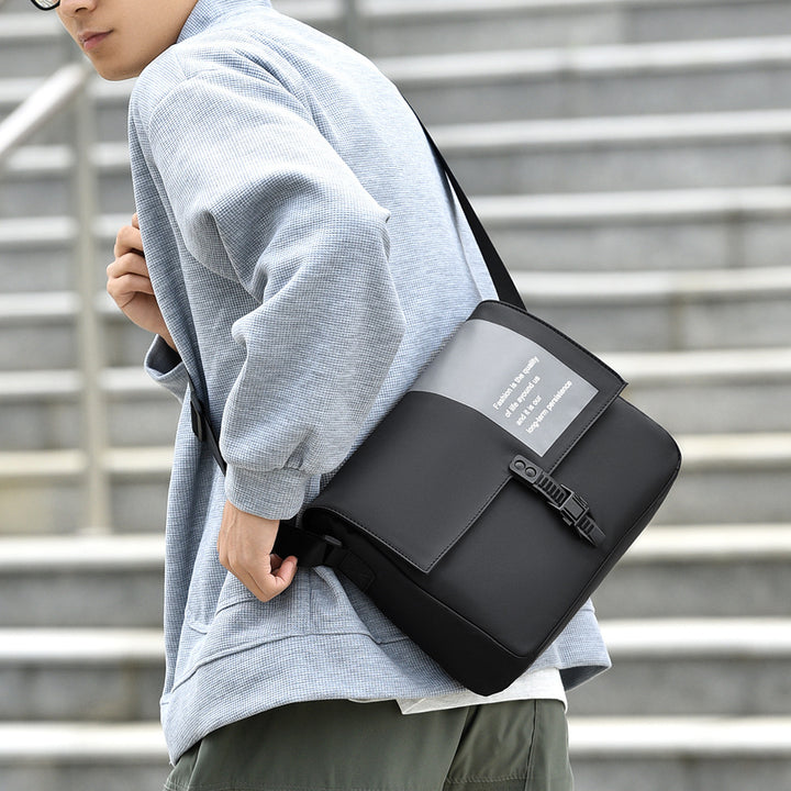 Fashionable Messenger Bag Bowlift
