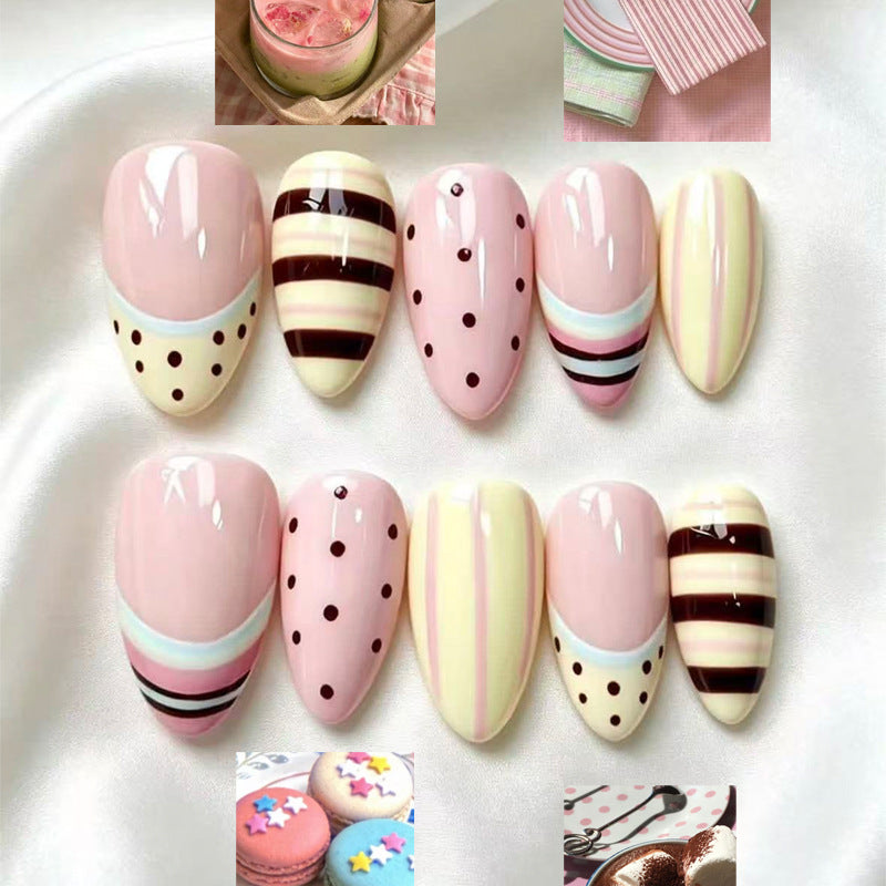 Artistic Patterned Press-On Nail Set Bowlift