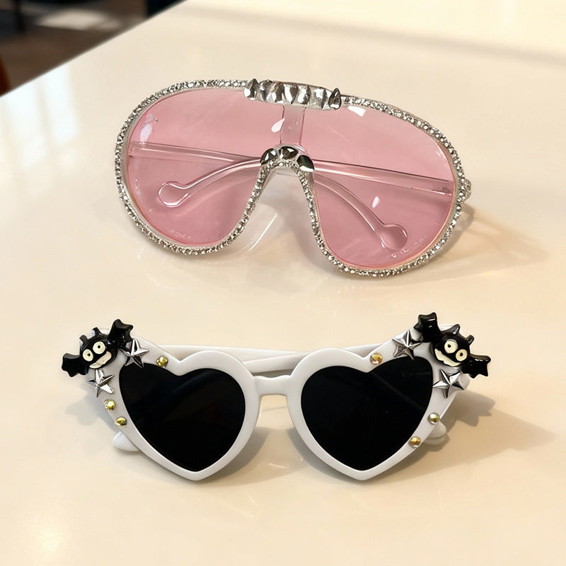 Heart-Shaped Fun Sunglasses Bowlift