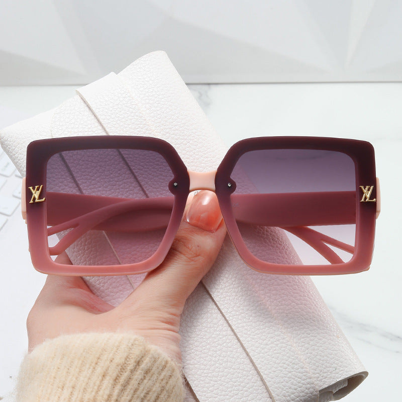 Women's fashionable square sunglasses with elegant design Bowlift