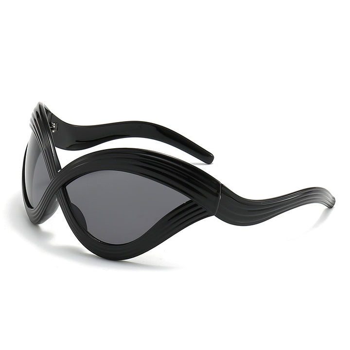 Women extraordinary sunglasses with curved design Bowlift