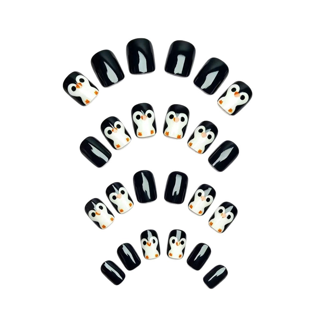 Playful Penguin-Themed Nail Art Bowlift