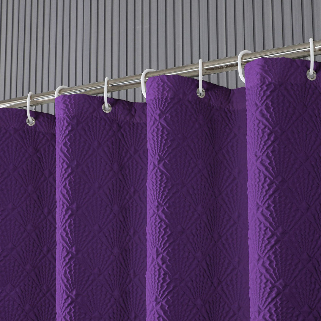 Textured Leaf Motif Shower Curtain Bowlift