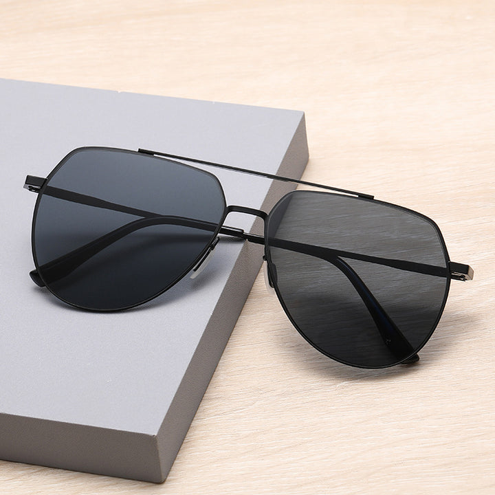 Men's sporty and stylish sunglasses Bowlift