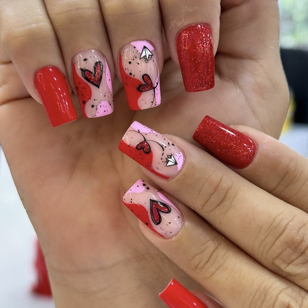 Artistic Heart-Themed Nail Art Extensions Bowlift