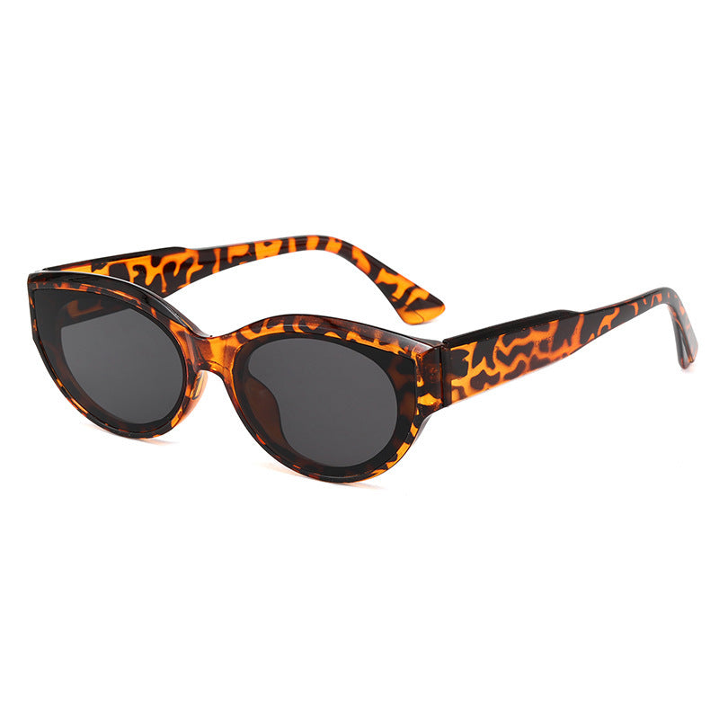 Ladies' designer sunglasses in modern cat-eye style Bowlift