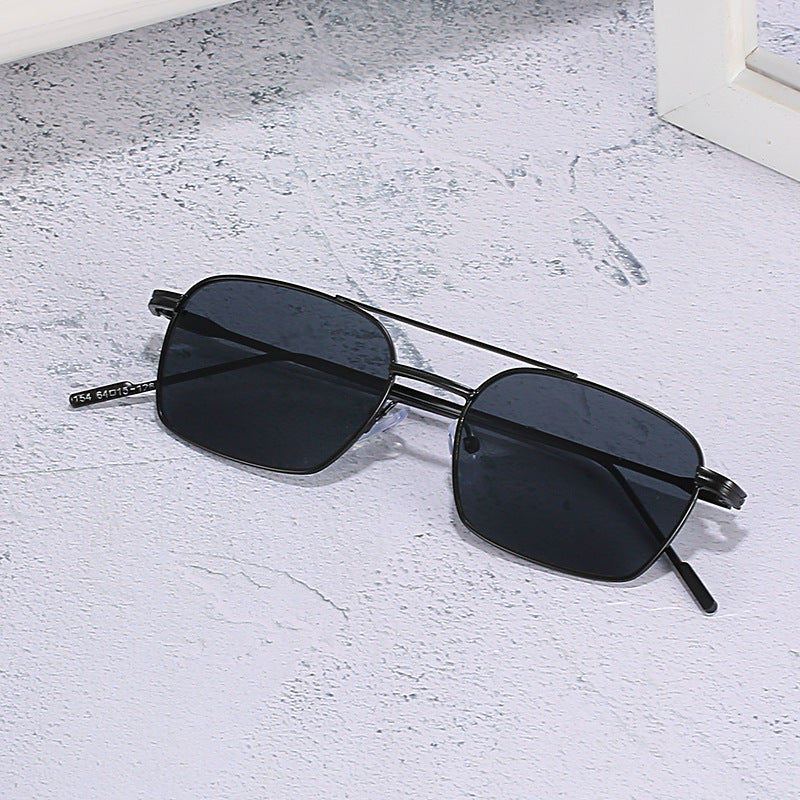Elegant Geometric Frame Sunglasses Bowlift