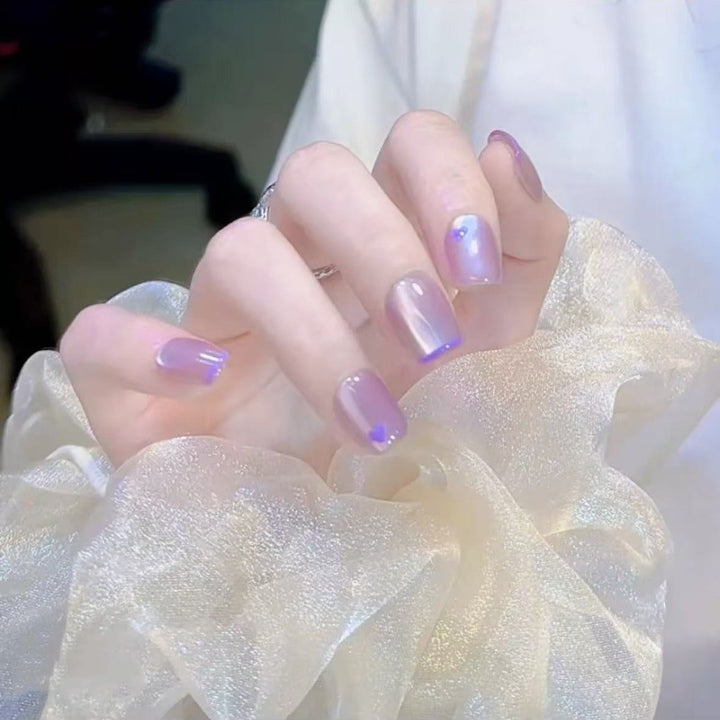 Creative artificial nails with elegant accents Bowlift