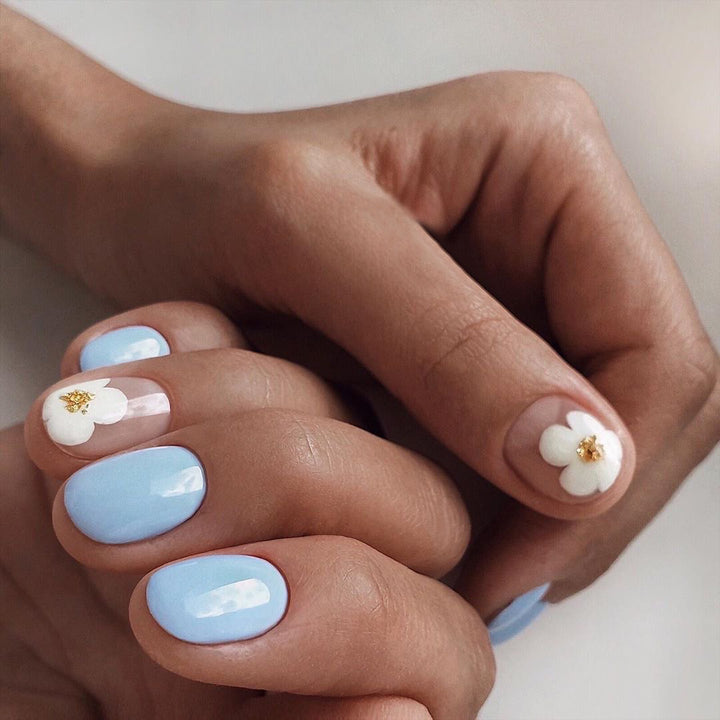 Artful Nail Art with Flower Decoration Bowlift