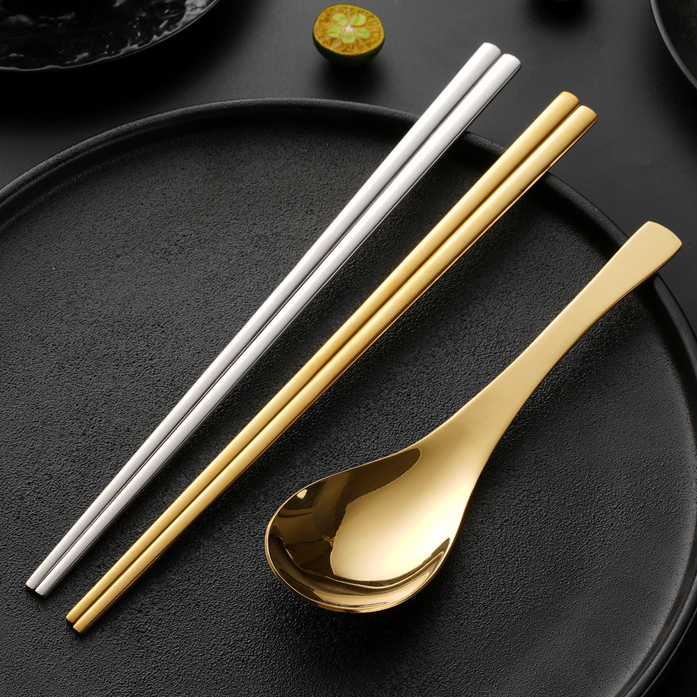 Elegant spoon with ergonomic design and polished surface Bowlift