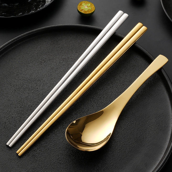 Elegant spoon with ergonomic design and polished surface Bowlift