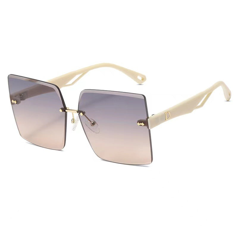 Women's fashionable square sunglasses with luxurious and elegant frame Bowlift