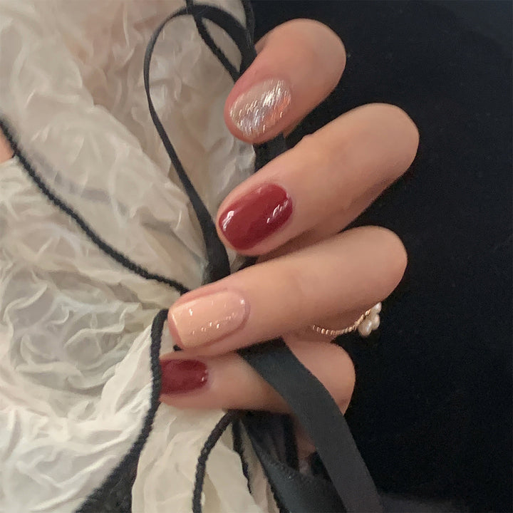 Elegant and luxurious nail art Bowlift