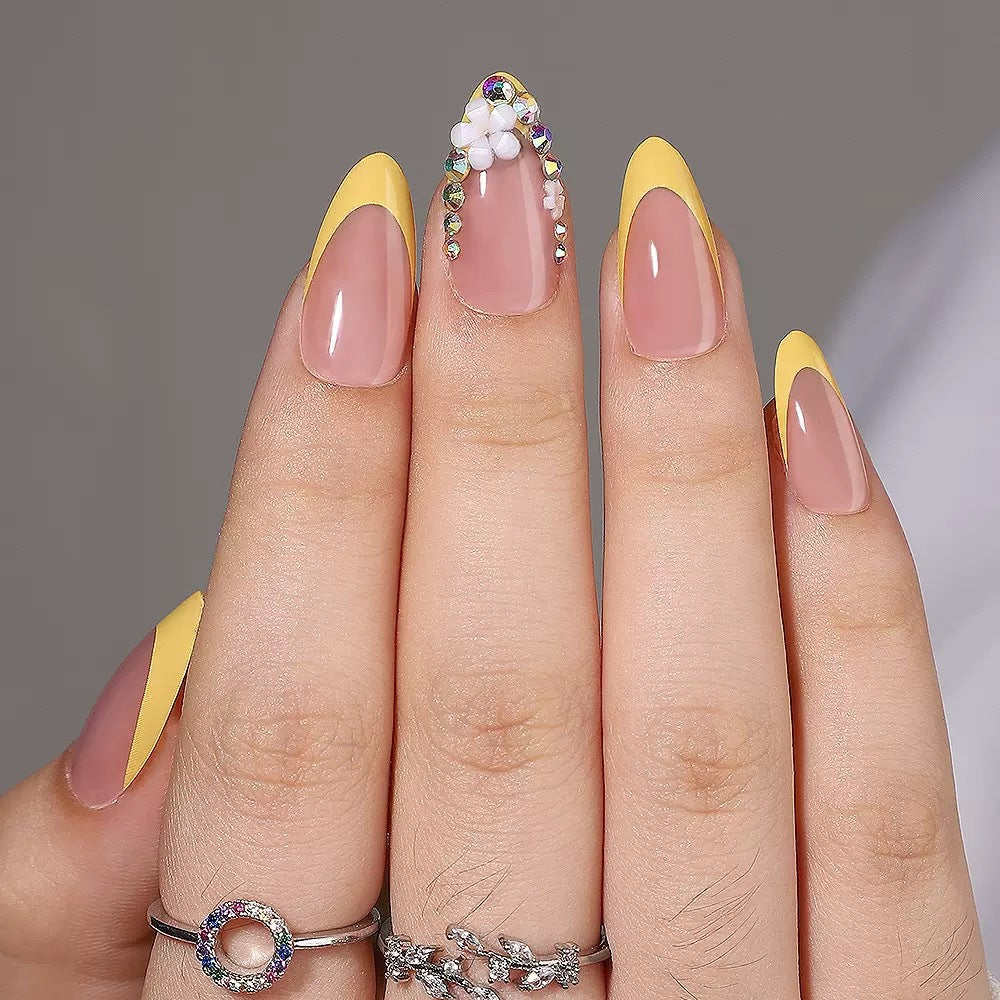 Artificial nail set with elegant French design and 3D flower decorations Bowlift