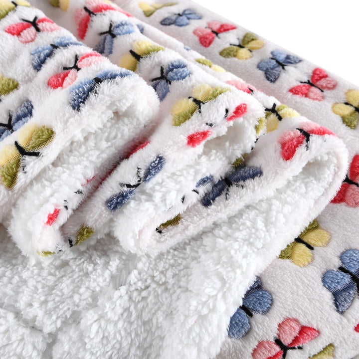 Women's Fleece Blanket with Reversible Design Bowlift