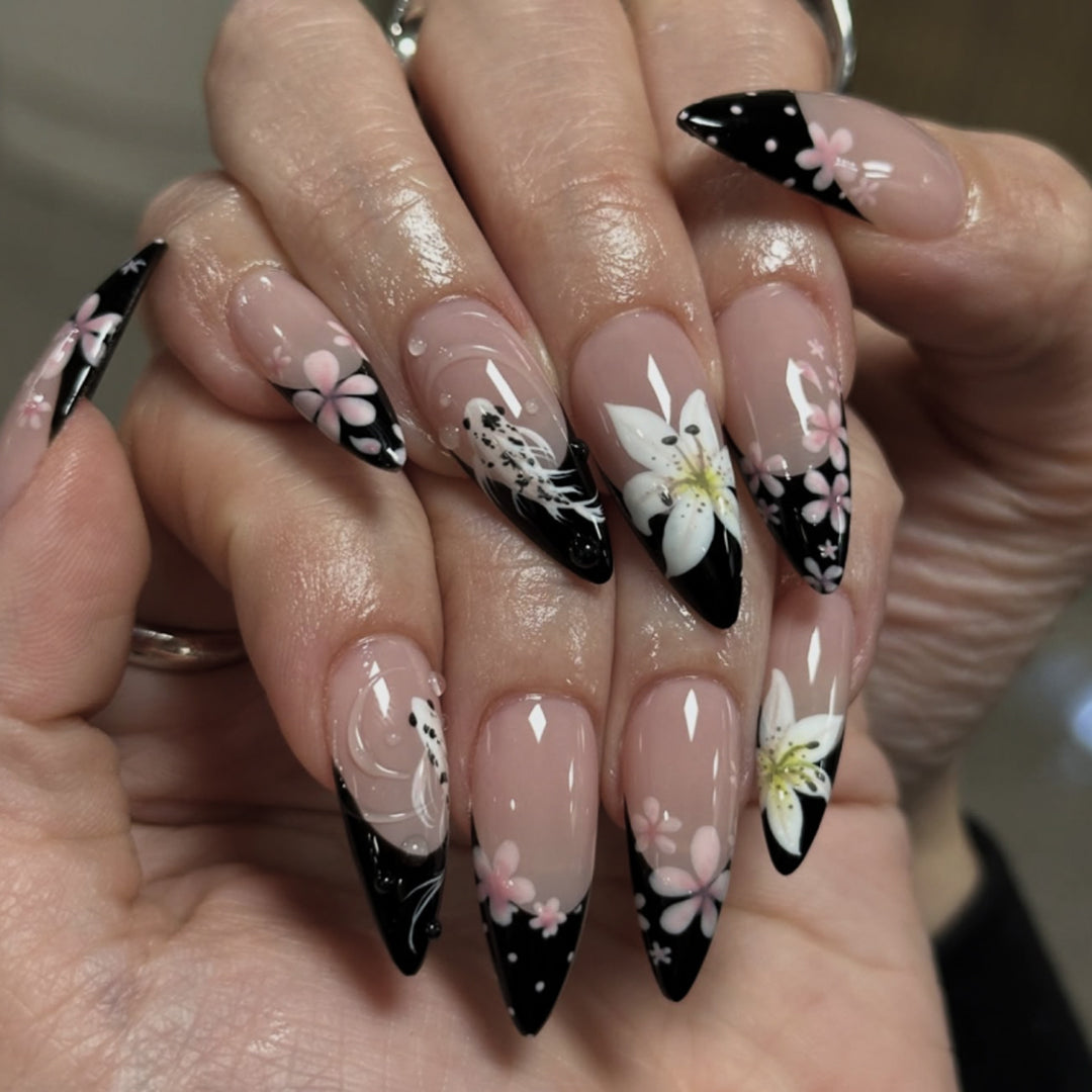 Glamorous stiletto nails with elegant star design Bowlift