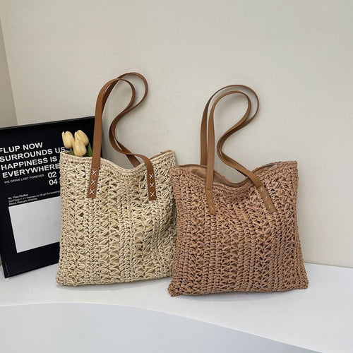 Handwoven beach bag with braided pattern Bowlift