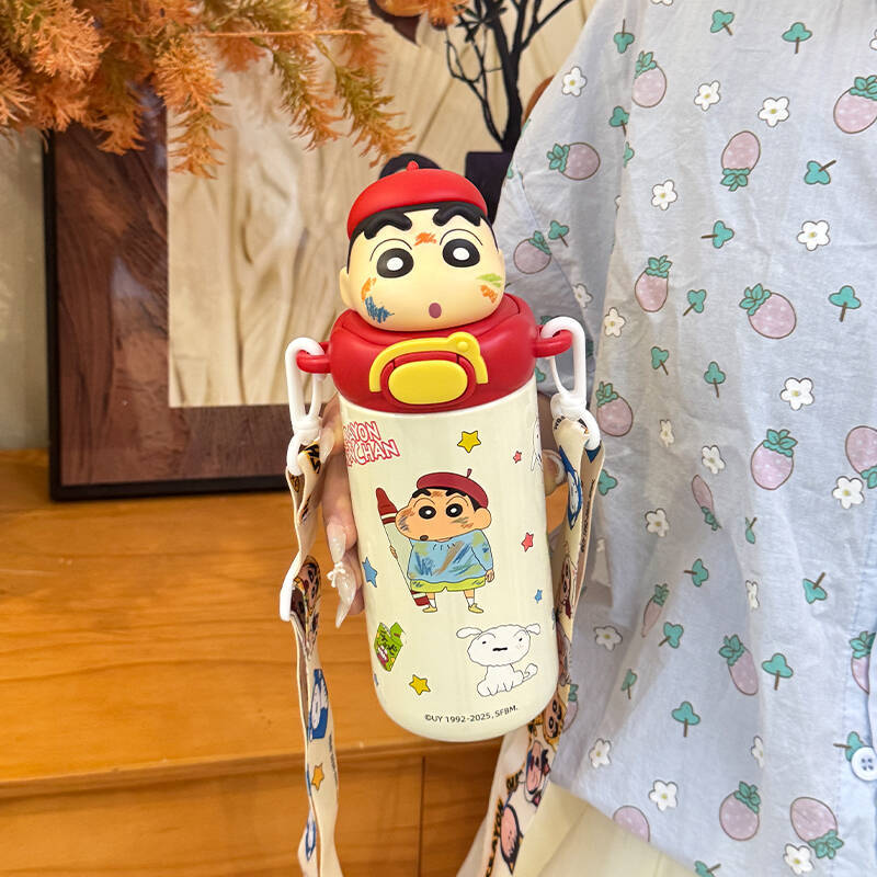 Women’s water bottle with interactive animal lid Bowlift