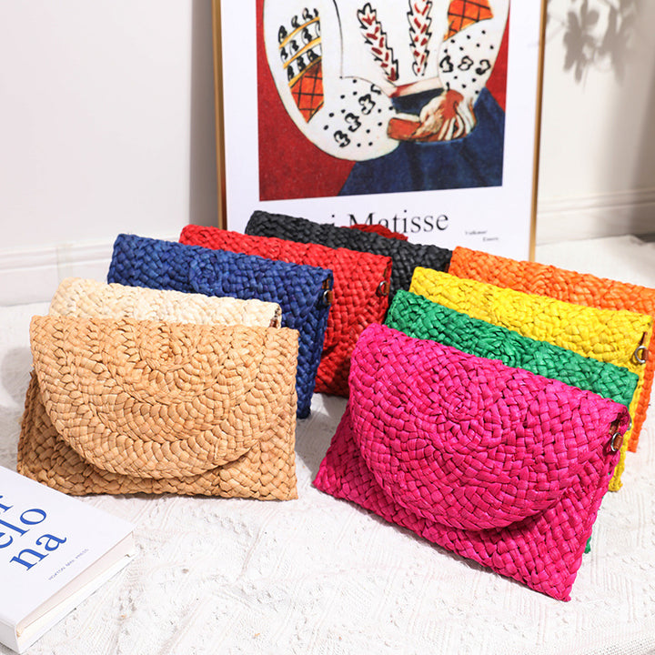 Handcrafted basket bag in elegant wave pattern Bowlift