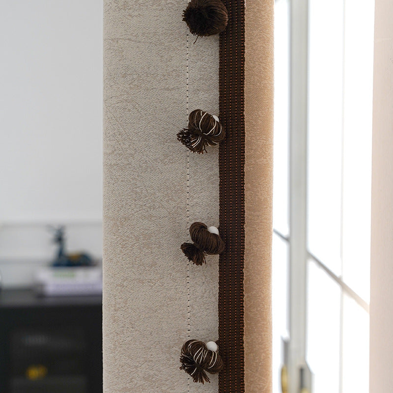 Decorative curtain trim with pompons Bowlift