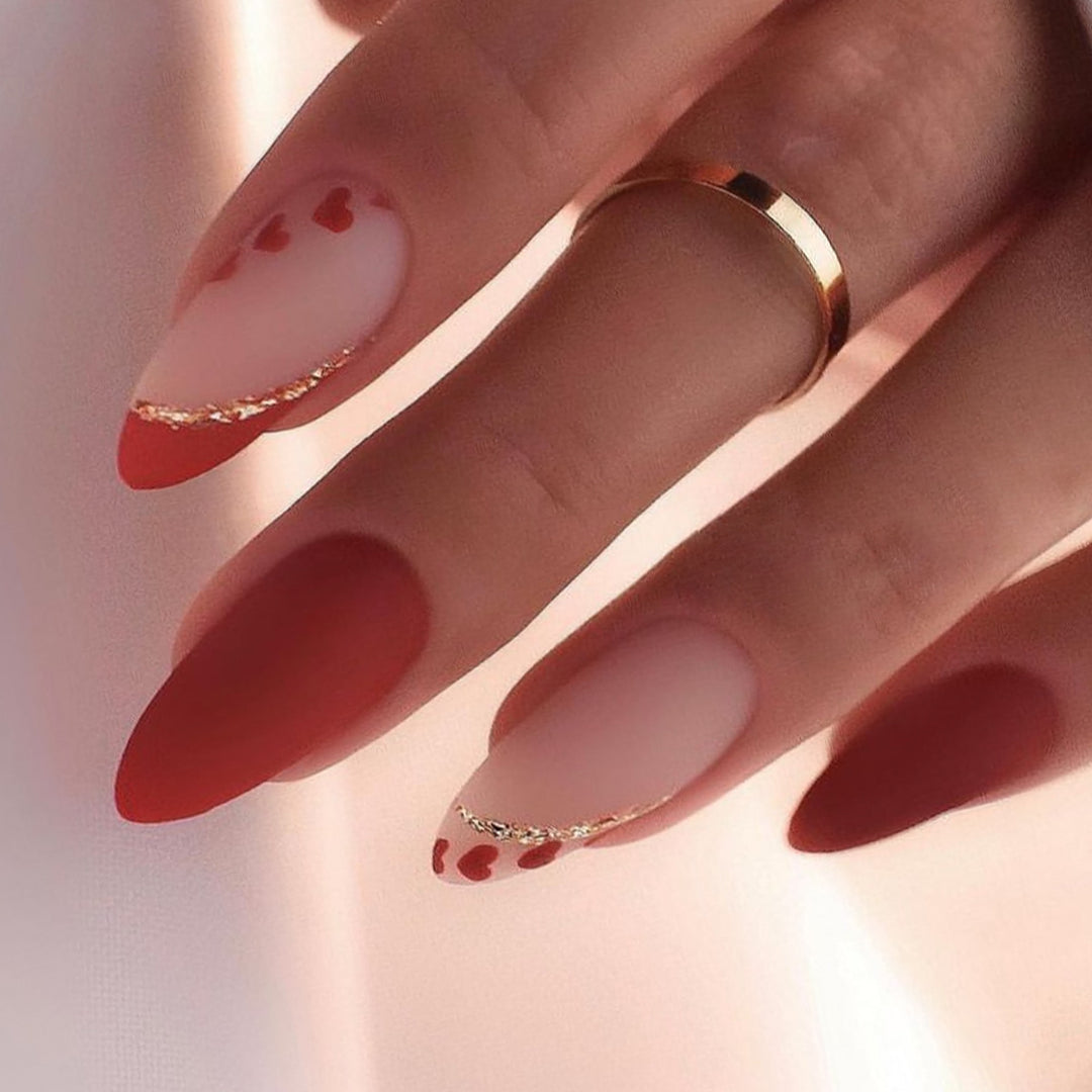 Heart-Accent Stiletto Nail Art Bowlift