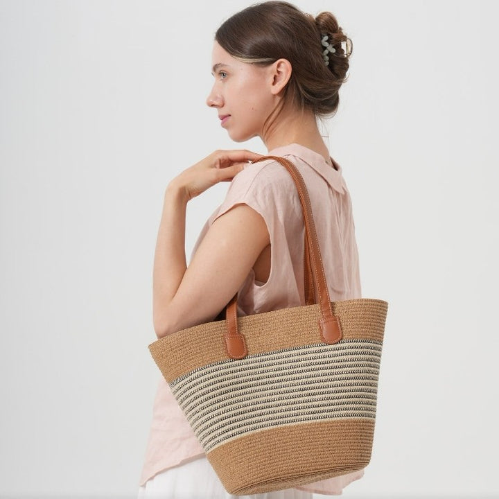 Beach bag with elegant woven design Bowlift