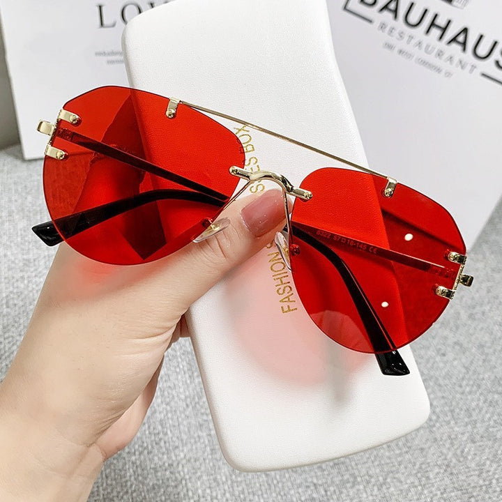 Women modern pilot sunglasses with gradient lenses and slim metal frame Bowlift