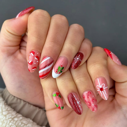 Art nail set with festive candy cane and Christmas motifs Bowlift