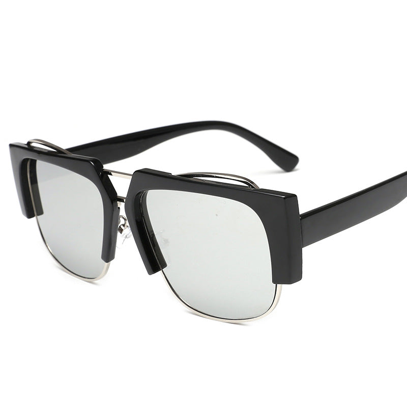 Women Fashion Square Sunglasses with Unique Chain Design Bowlift