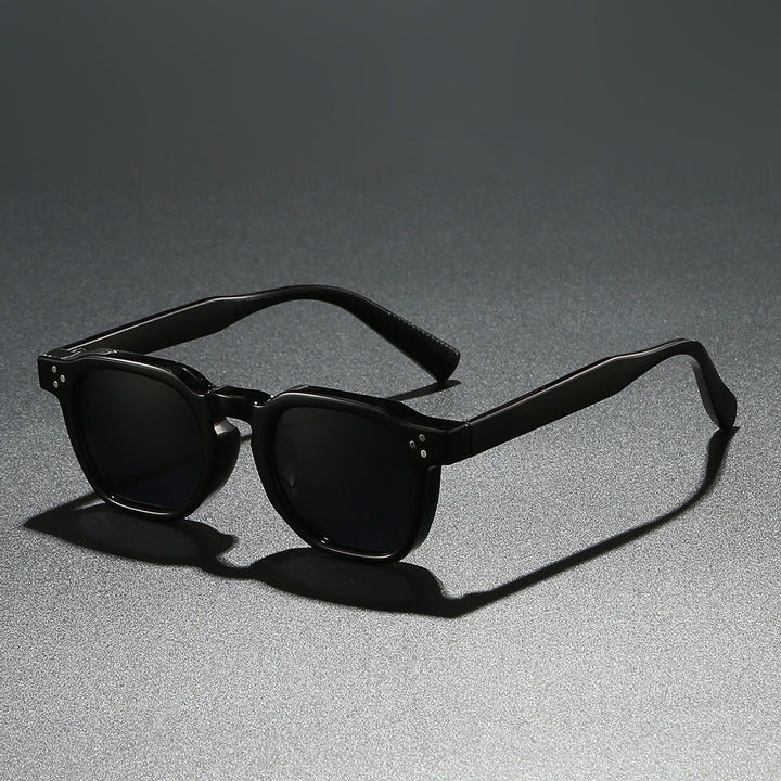 Ladies fashionable sunglasses in innovative design Bowlift
