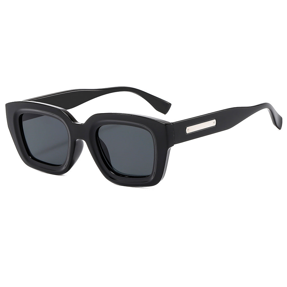 Ladies Fashion Sunglasses in Stylish Oversized Design Bowlift